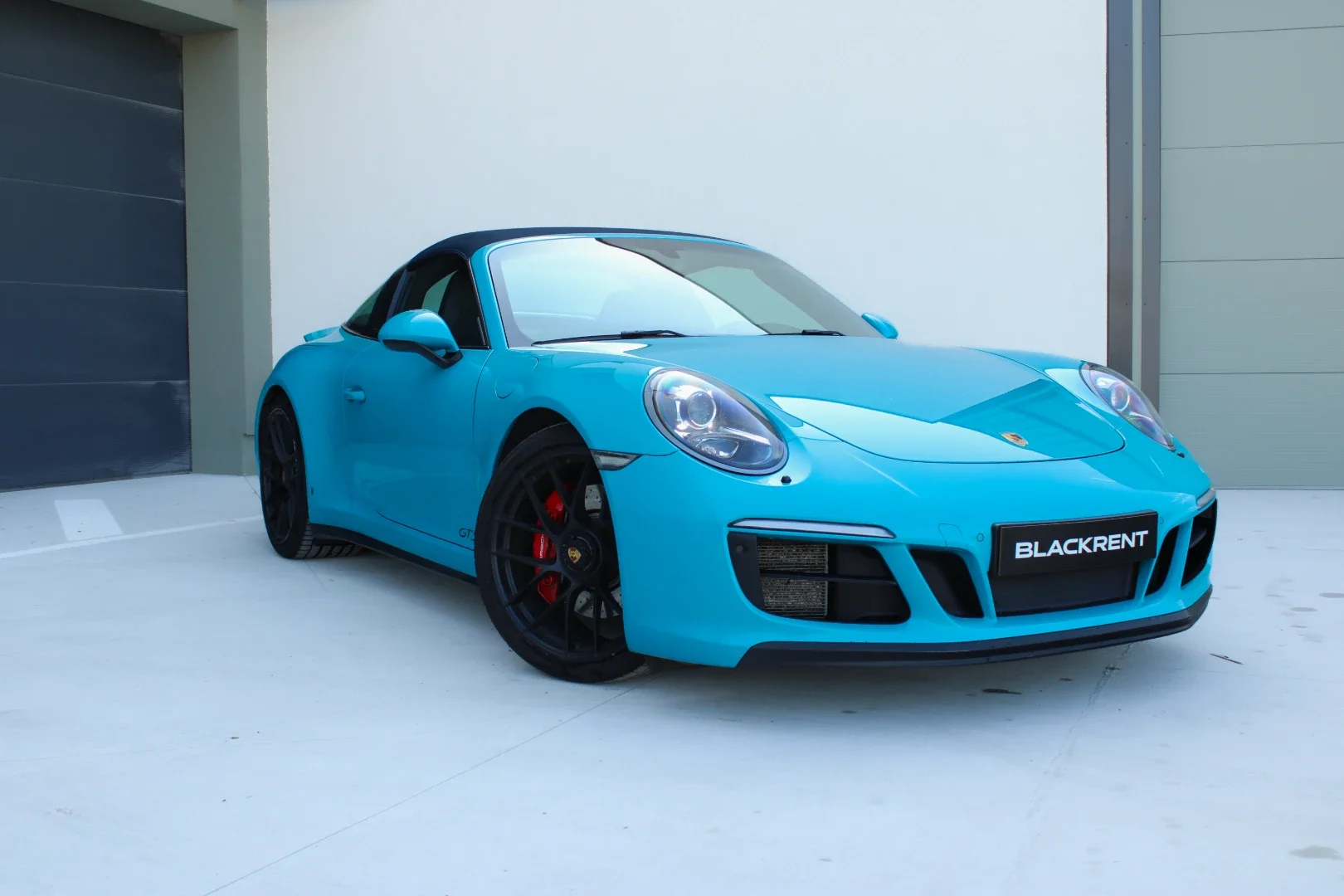 Porsche 911 2019 - Kliknutím zobrazíte detail vozidla Porsche 911 2019 petrol - Prenájom prémiového vozidla v BlackRent autopožičovni na Slovensku za 190,00€/deň