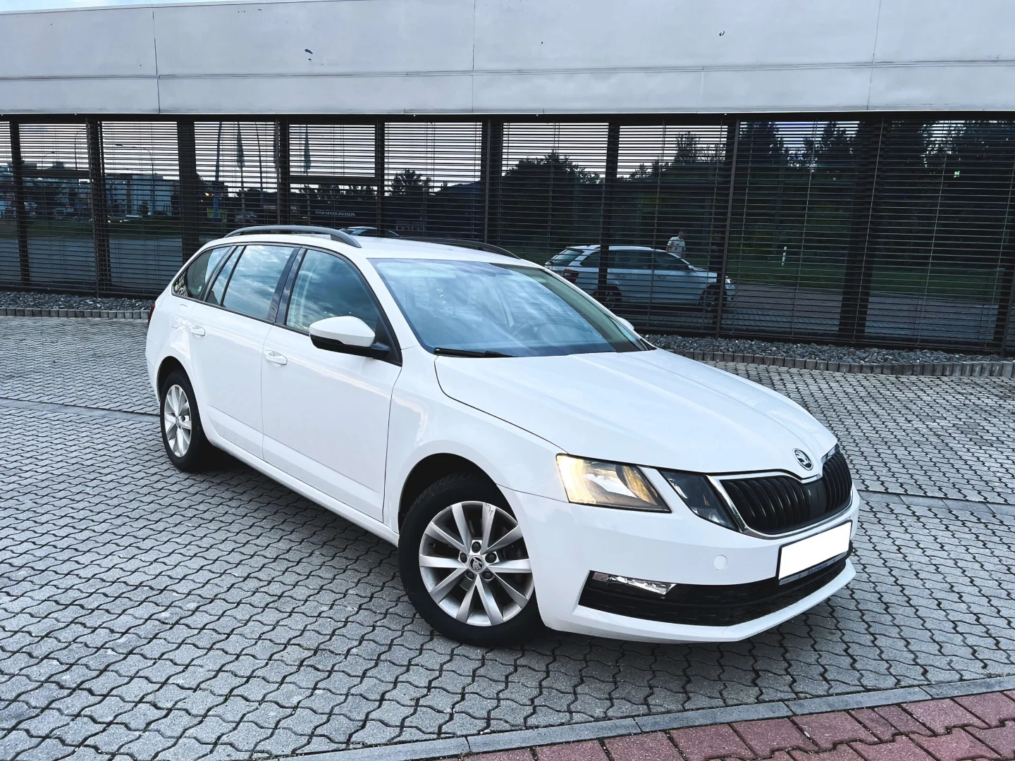 Škoda Octavia 2017 - Kliknutím zobrazíte detail vozidla Škoda Octavia 2017 diesel - Prenájom prémiového vozidla v BlackRent autopožičovni na Slovensku za 27,00€/deň
