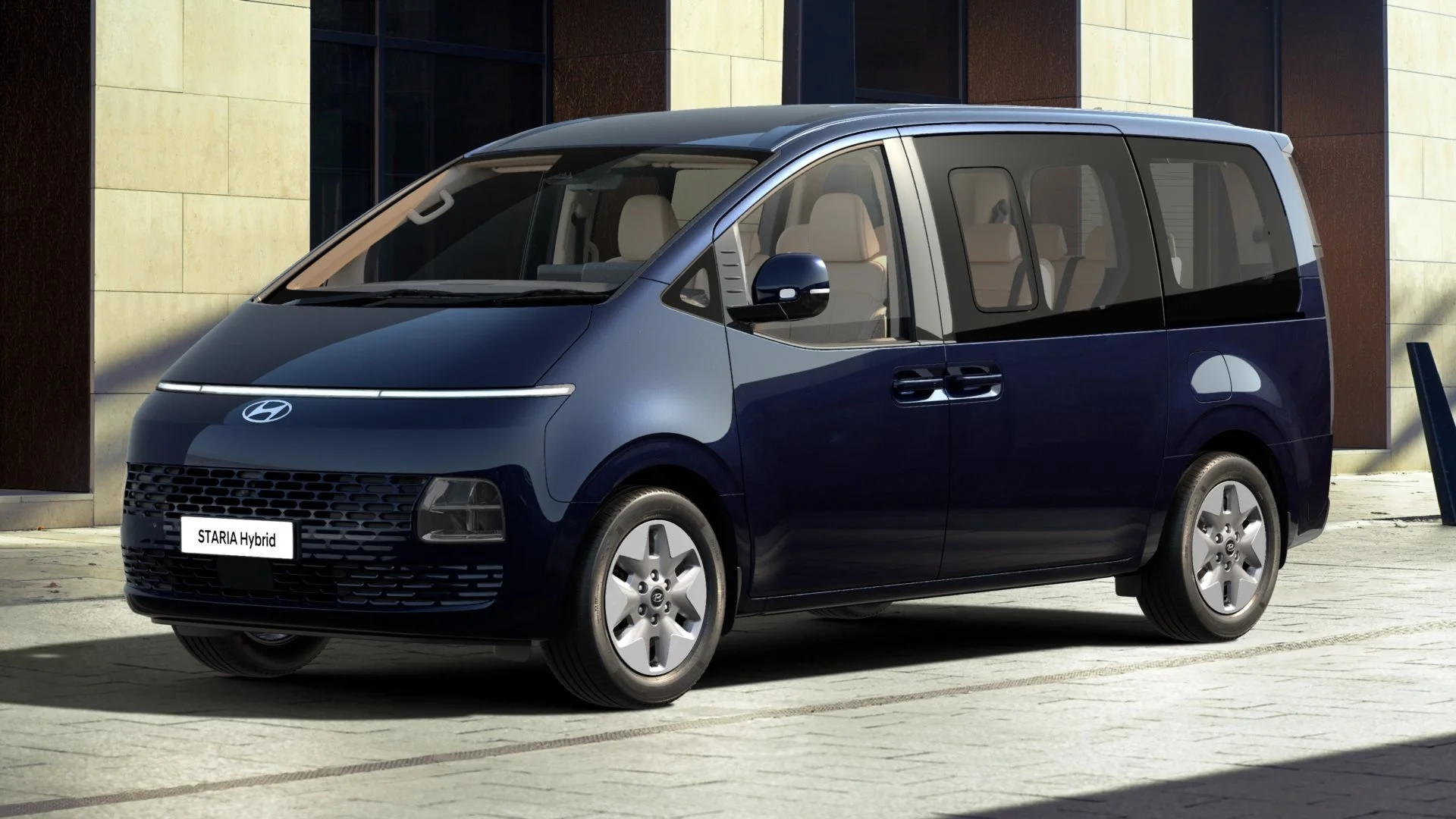 Hyundai Staria 2025 - Kliknutím zobrazíte detail vozidla Hyundai Staria 2025 hybrid - Prenájom prémiového vozidla v BlackRent autopožičovni na Slovensku za 70,00€/deň
