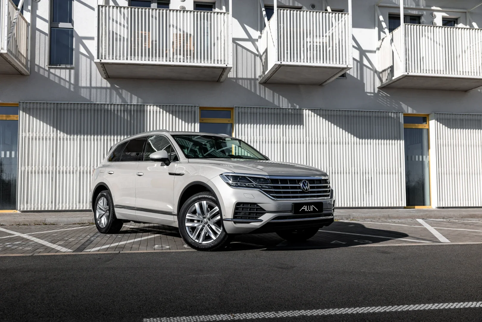 Volkswagen Touareg 2023 - Kliknutím zobrazíte detail vozidla Volkswagen Touareg 2023 diesel - Prenájom prémiového vozidla v BlackRent autopožičovni na Slovensku za 80,00€/deň