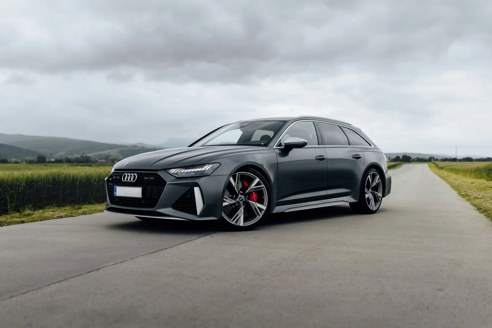 Audi RS6 2020 - Kliknutím zobrazíte detail vozidla Audi RS6 2020 petrol - Prenájom prémiového vozidla v BlackRent autopožičovni na Slovensku za 150,00€/deň